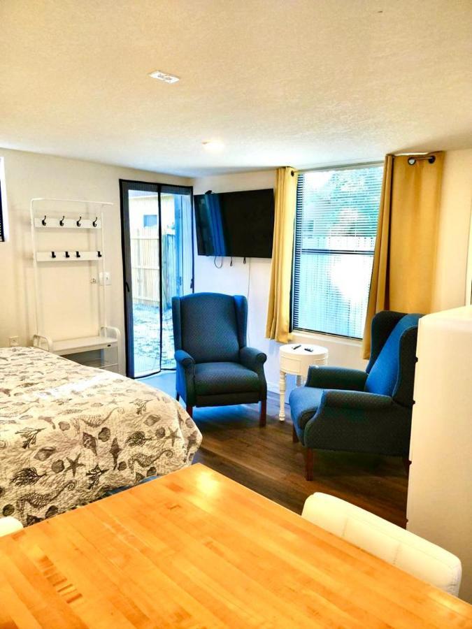 Two Fully Equipped Apartments And A Studio 5 Miles From The Beach St. Petersburg Eksteriør bilde