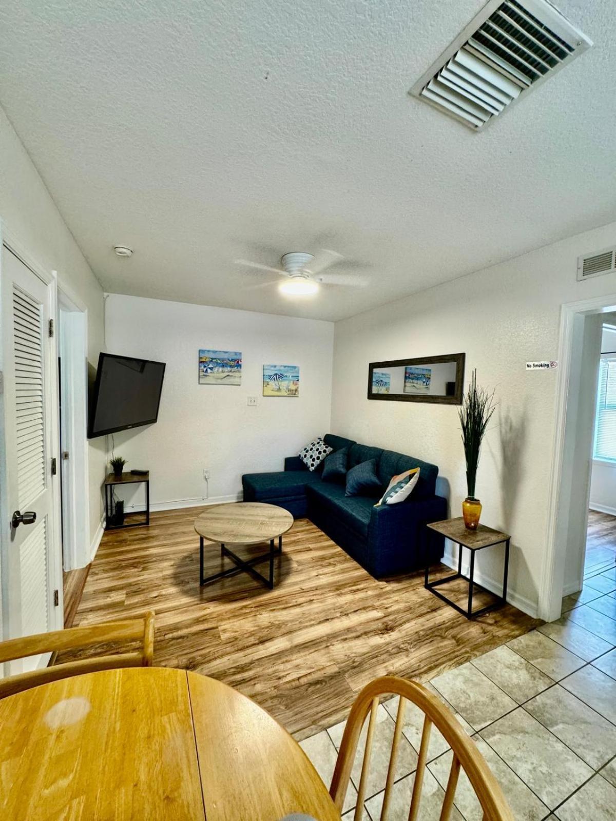 Two Fully Equipped Apartments And A Studio 5 Miles From The Beach St. Petersburg Eksteriør bilde